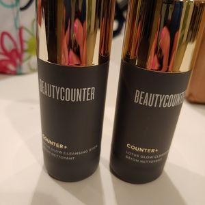 Beautycounter counter plus Lotus glow cleansing st